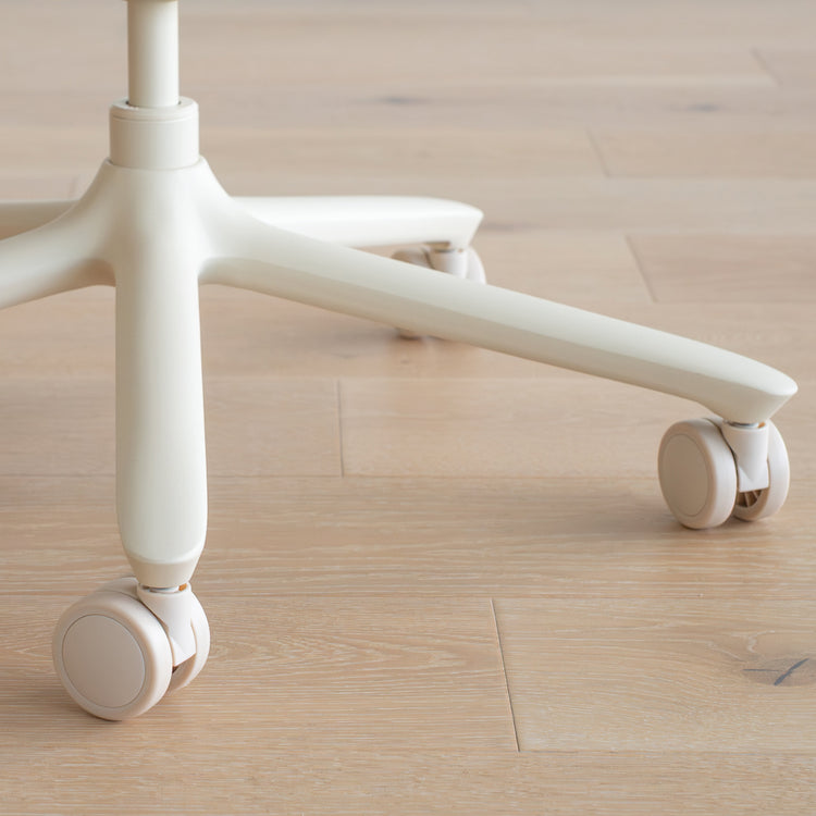 Desky Freya Ergonomic Mesh Chair