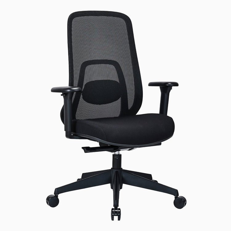 black foamed office chair