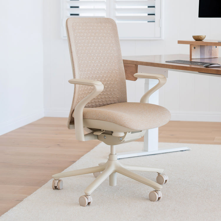 Desky Freya Ergonomic Mesh Chair