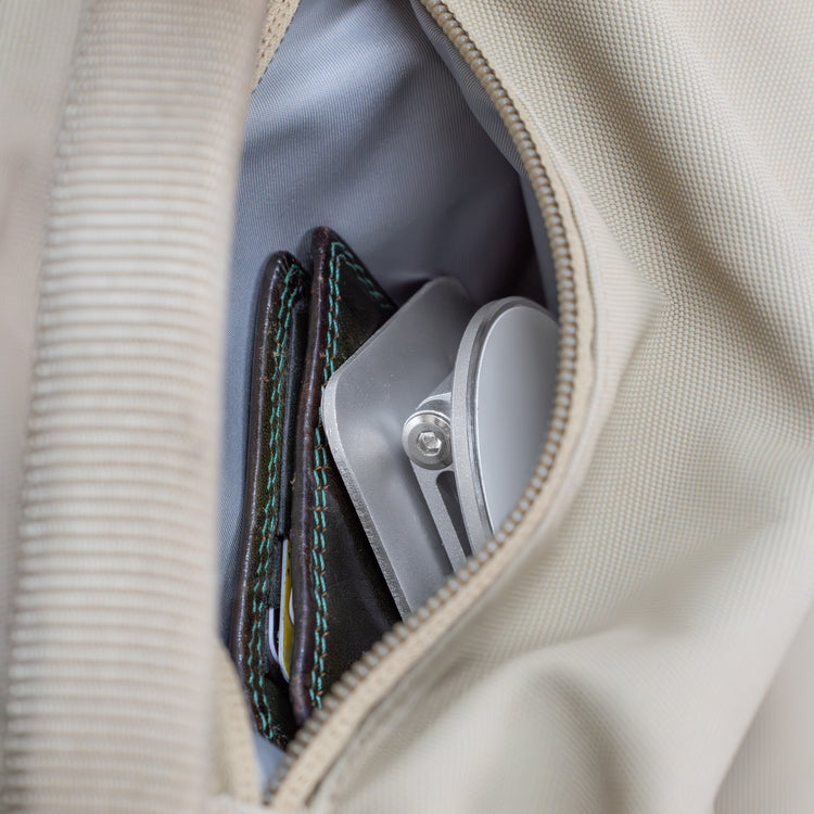 Desky Magsafe Foldable Phone Stand
