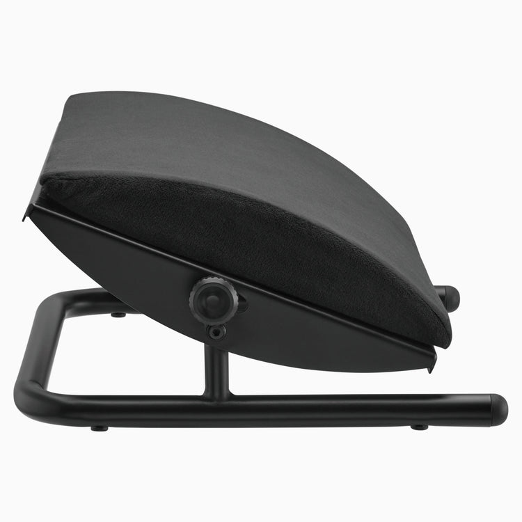 Desky cushioned foot rest